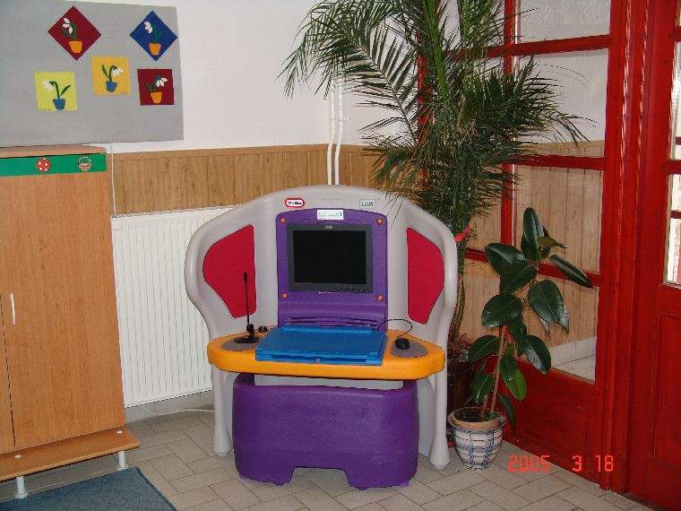 Ide kattintva a nagyobb felbont�s�, nyomtat�sra alkalmasabb k�p ir�nti ig�nyed jelezheted a k�p tulajdonos�nak! polgarmester@davod.hu: 01