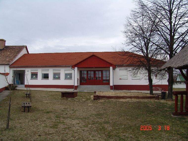 Ide kattintva a nagyobb felbont�s�, nyomtat�sra alkalmasabb k�p ir�nti ig�nyed jelezheted a k�p tulajdonos�nak! polgarmester@davod.hu: 06