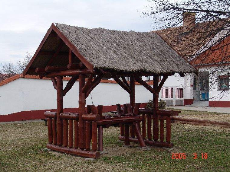 Ide kattintva a nagyobb felbont�s�, nyomtat�sra alkalmasabb k�p ir�nti ig�nyed jelezheted a k�p tulajdonos�nak! polgarmester@davod.hu: 07