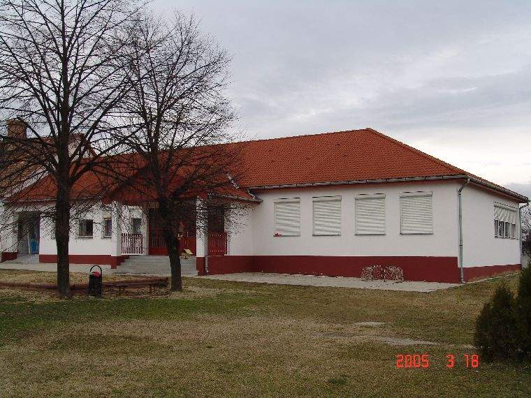 Ide kattintva a nagyobb felbont�s�, nyomtat�sra alkalmasabb k�p ir�nti ig�nyed jelezheted a k�p tulajdonos�nak! polgarmester@davod.hu: 08