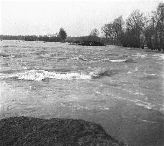 Ide kattintva a nagyobb felbont�s�, nyomtat�sra alkalmasabb k�p ir�nti ig�nyed jelezheted a k�p tulajdonos�nak! polgarmester@davod.hu: 16