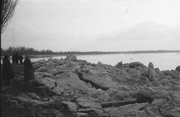 Ide kattintva a nagyobb felbont�s�, nyomtat�sra alkalmasabb k�p ir�nti ig�nyed jelezheted a k�p tulajdonos�nak! polgarmester@davod.hu: 17