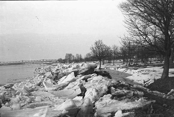 Ide kattintva a nagyobb felbont�s�, nyomtat�sra alkalmasabb k�p ir�nti ig�nyed jelezheted a k�p tulajdonos�nak! polgarmester@davod.hu: 18