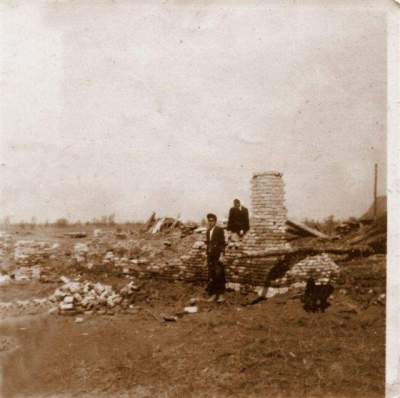 09:400x241=>640x637:pege_09